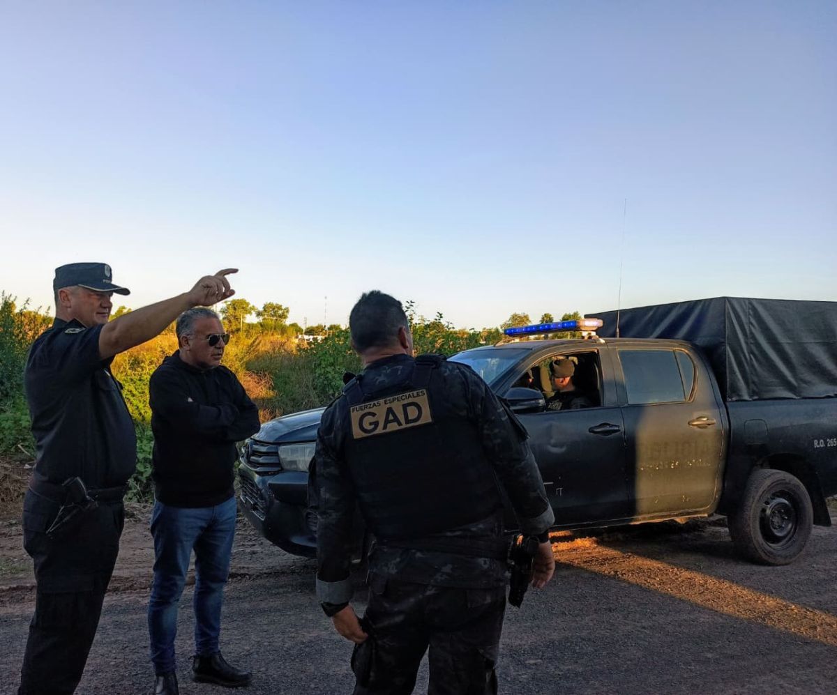 Retienen autos y motos en operativo conjunto de seguridad