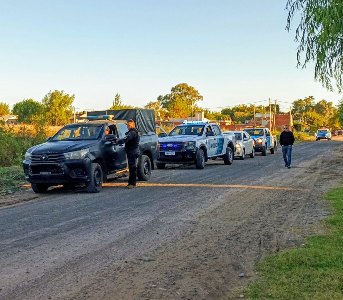 Retienen autos y motos en operativo conjunto de seguridad