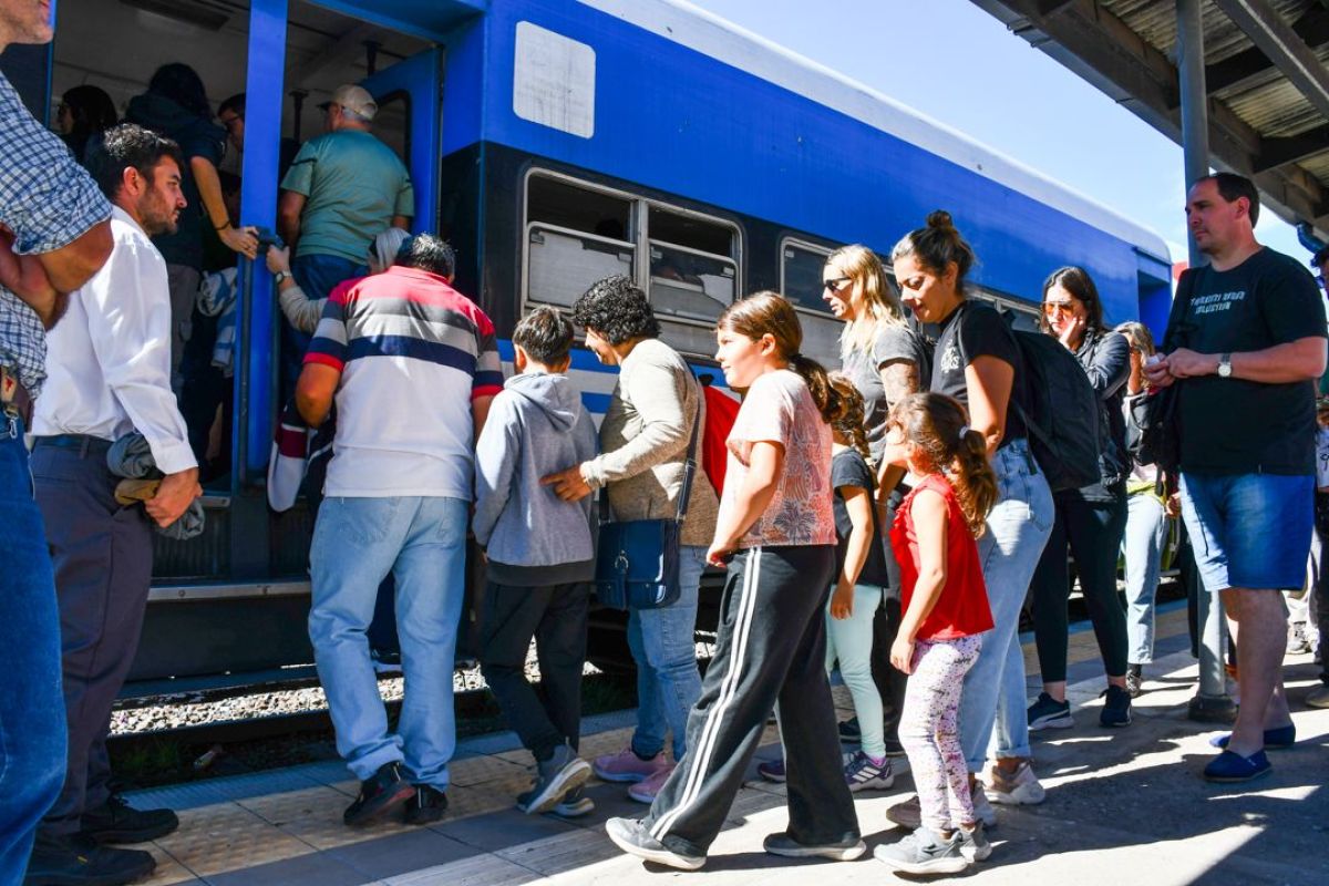 Estiman que más de 20 mil personas disfrutaron de la Fiesta del Ferroviario