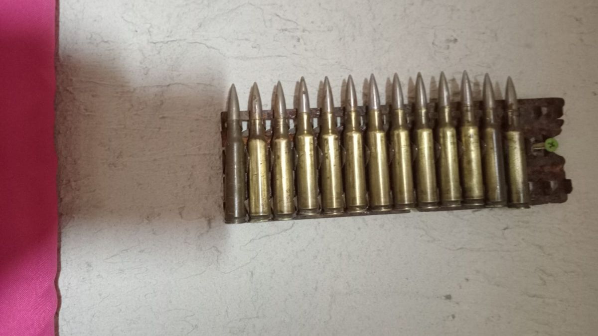 Desbaratan un punto de venta de drogas y detienen a un hombre con cocaína y municiones