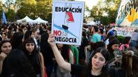 Universitarios inician una semana de paros y darán una clase pública frente al departamento de Adorni