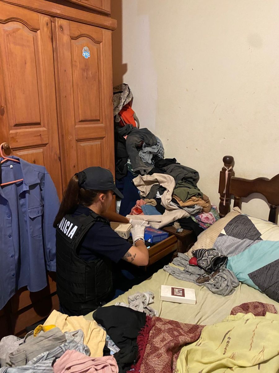 Causa por material de abuso infantil: allanaron a un ex policía en Bragado