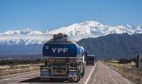 YPF pondrá un límite a los aumentos de combustibles por 45 días