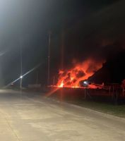 Otra vez un incedio en acopio de residuos