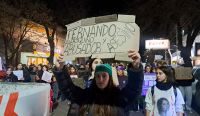 Con velas, carteles y un fuerte reclamo de justicia, Bragado se sumó al Ni Una Menos