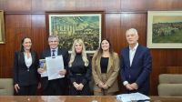Britos profundiza su vínculo con Julio Alak y crecen las versiones sobre un salto al Movimiento Derecho al Futuro