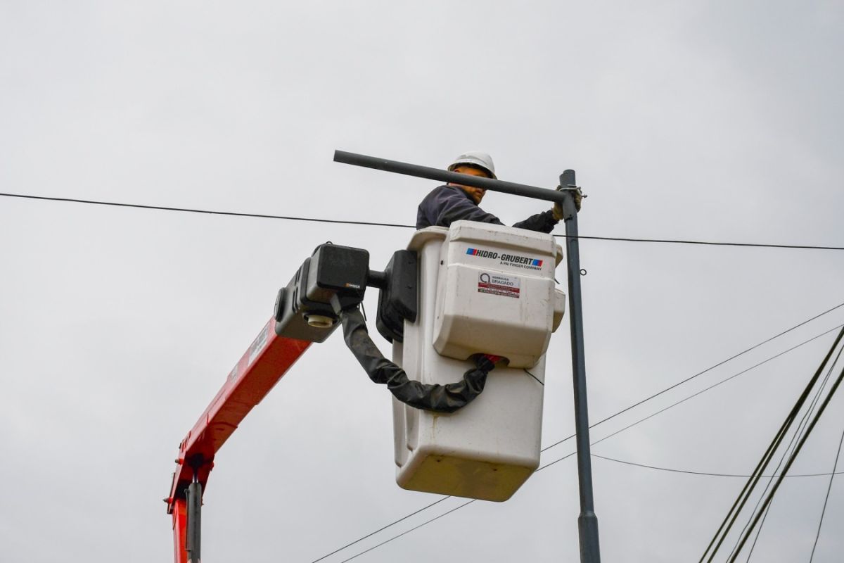 Con nuevas luminarias LED, el Municipio impulsa mejoras en un sector clave de O’Brien
