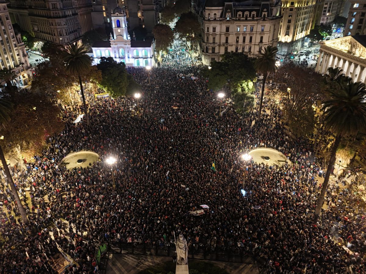 Bragado se suma a la despedida del Indio Solari con una convocatoria en la Plaza 25 de Mayo