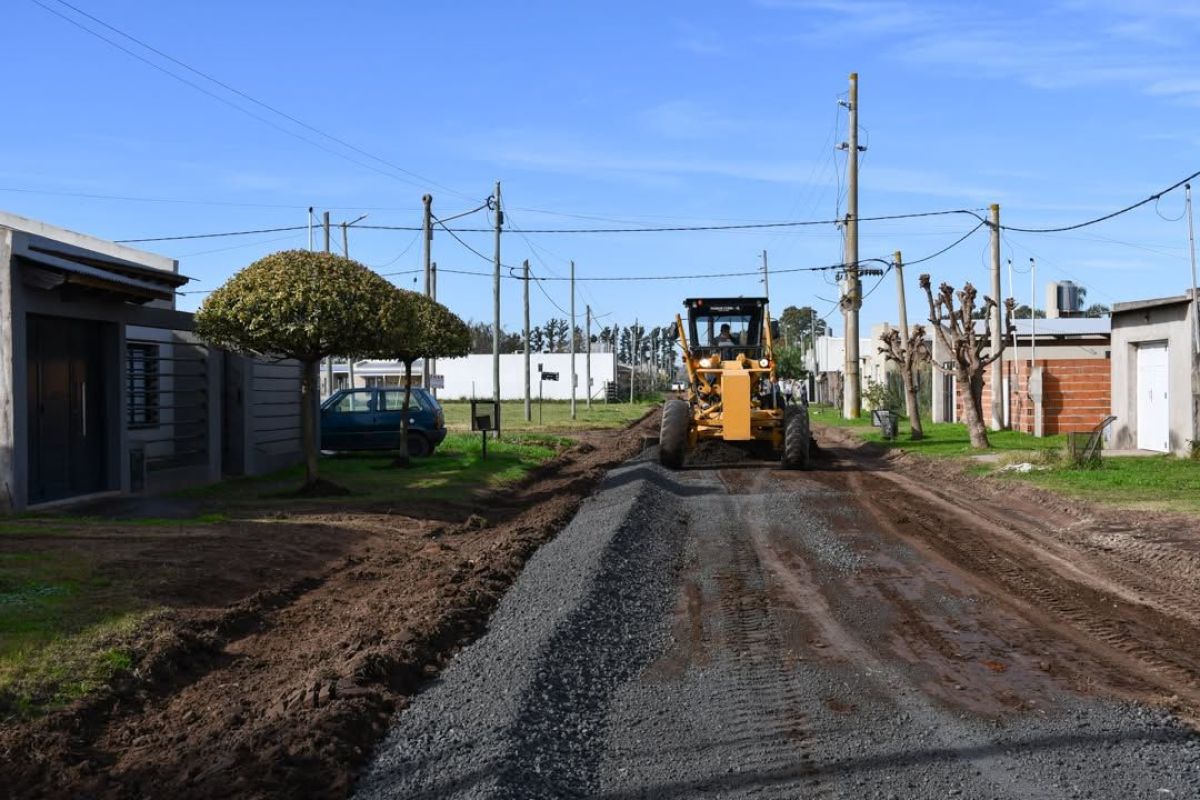 Avanzan las obras de mejora de calles en el barrio Las Rosas