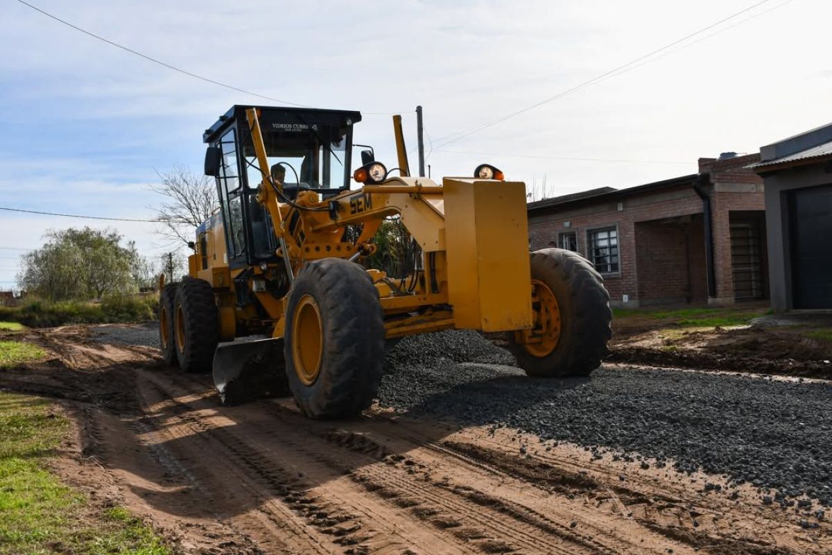 Avanzan las obras de mejora de calles en el barrio Las Rosas