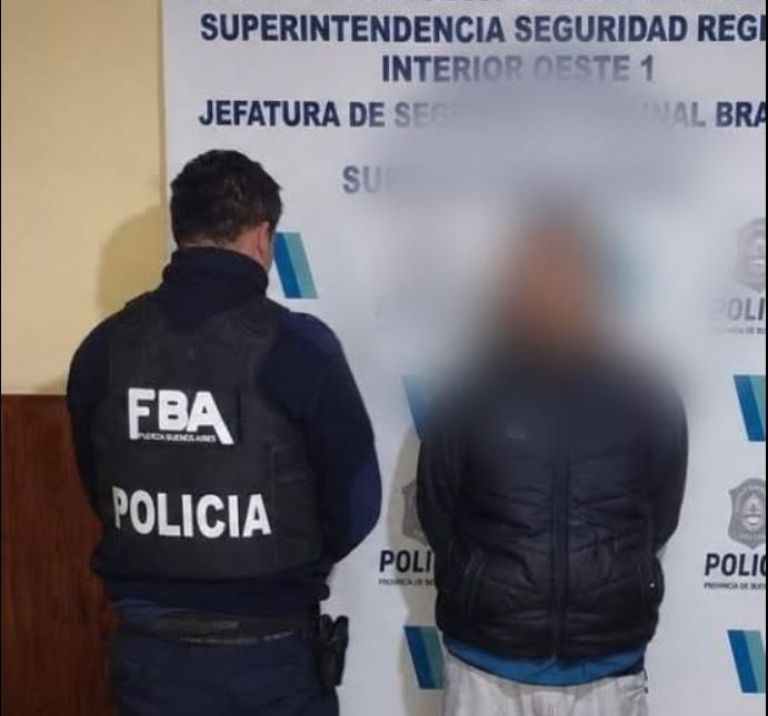 Detuvieron a dos hombres armados que buscaban a un referente político de Bragado