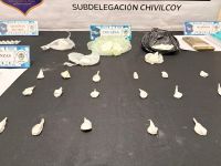 Dos allanamientos en Bragado: la policía secuestró cocaína y otros elementos