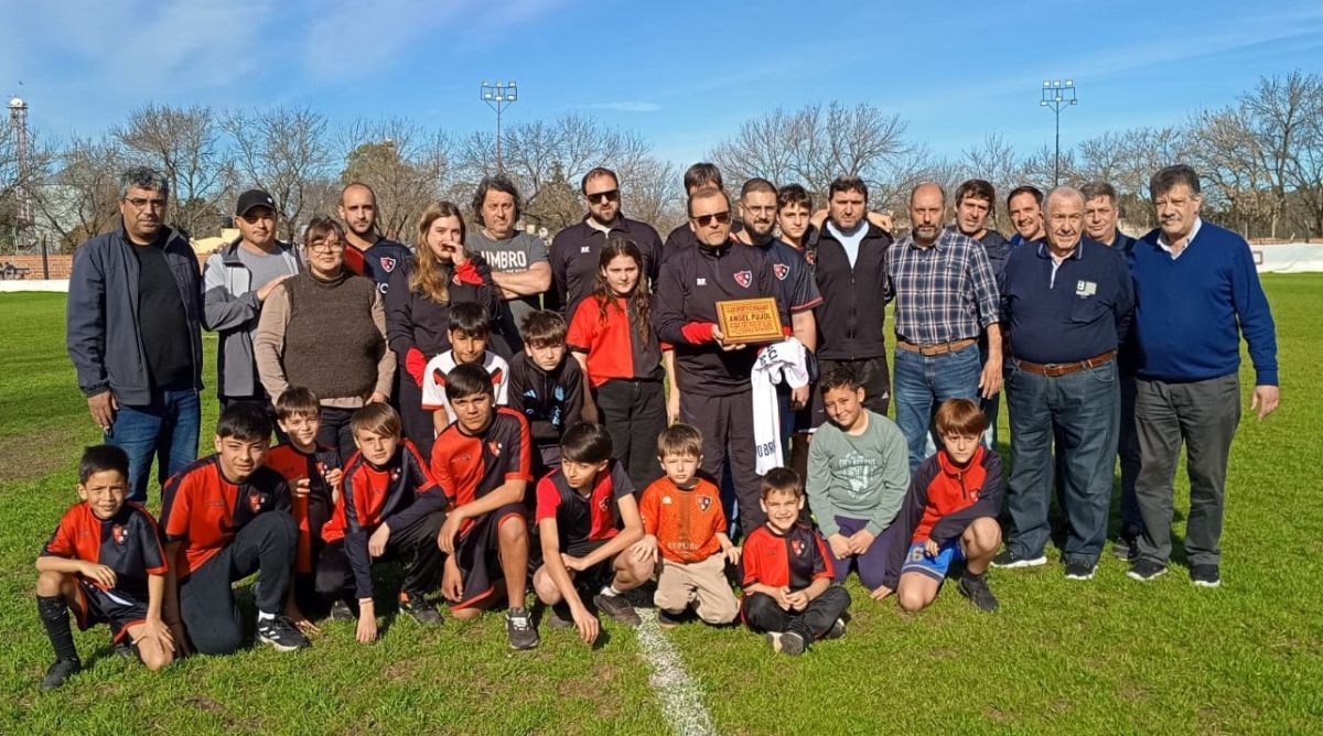 Sportivo Homenajeó a Angel Pujol