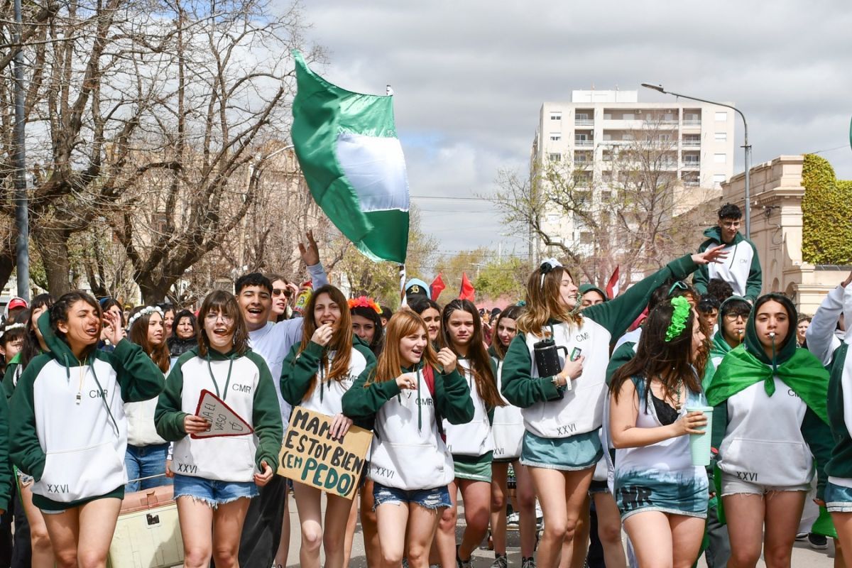 LOS ESTUDIANTES FESTEJARON SU DÍA
