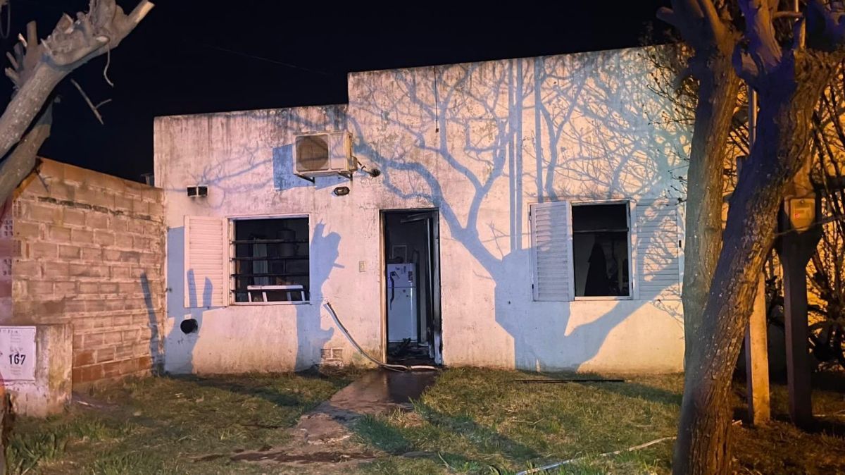 Llamado a Bomberos por un incendio habitacional
