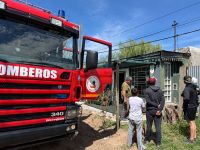 Un cortocircuito provocó un incendio y daños en la instalación eléctrica de una casa