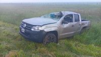 Una camioneta volcó en la Ruta 5: sus ocupantes serían de Juan José Paso.