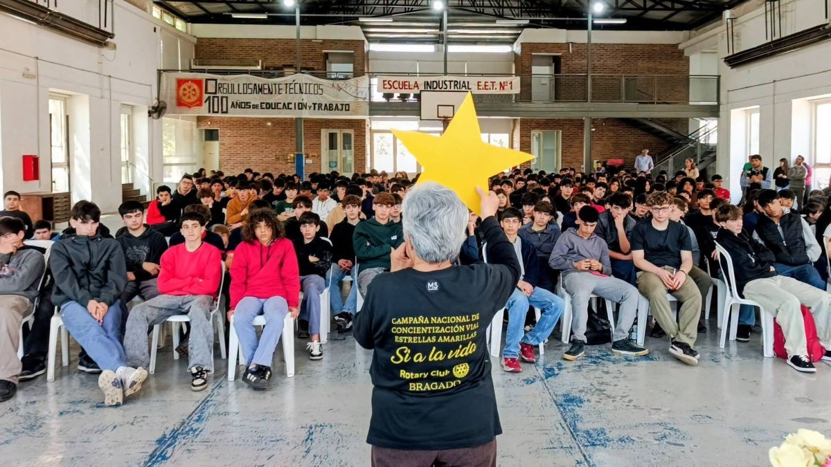 Brindaron una charla de concientización sobre seguridad vial en la Escuela Industrial.